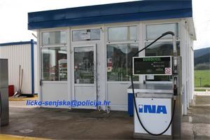 Slika FOTKE ZA VIJESTI/benzinska INA s logom 2.jpg